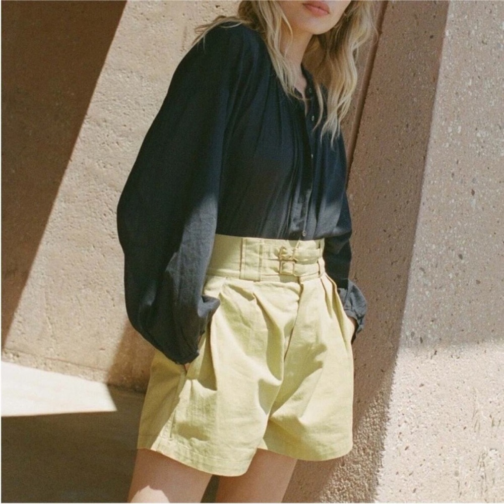 Doen High Waist Shorts in Light Yellow